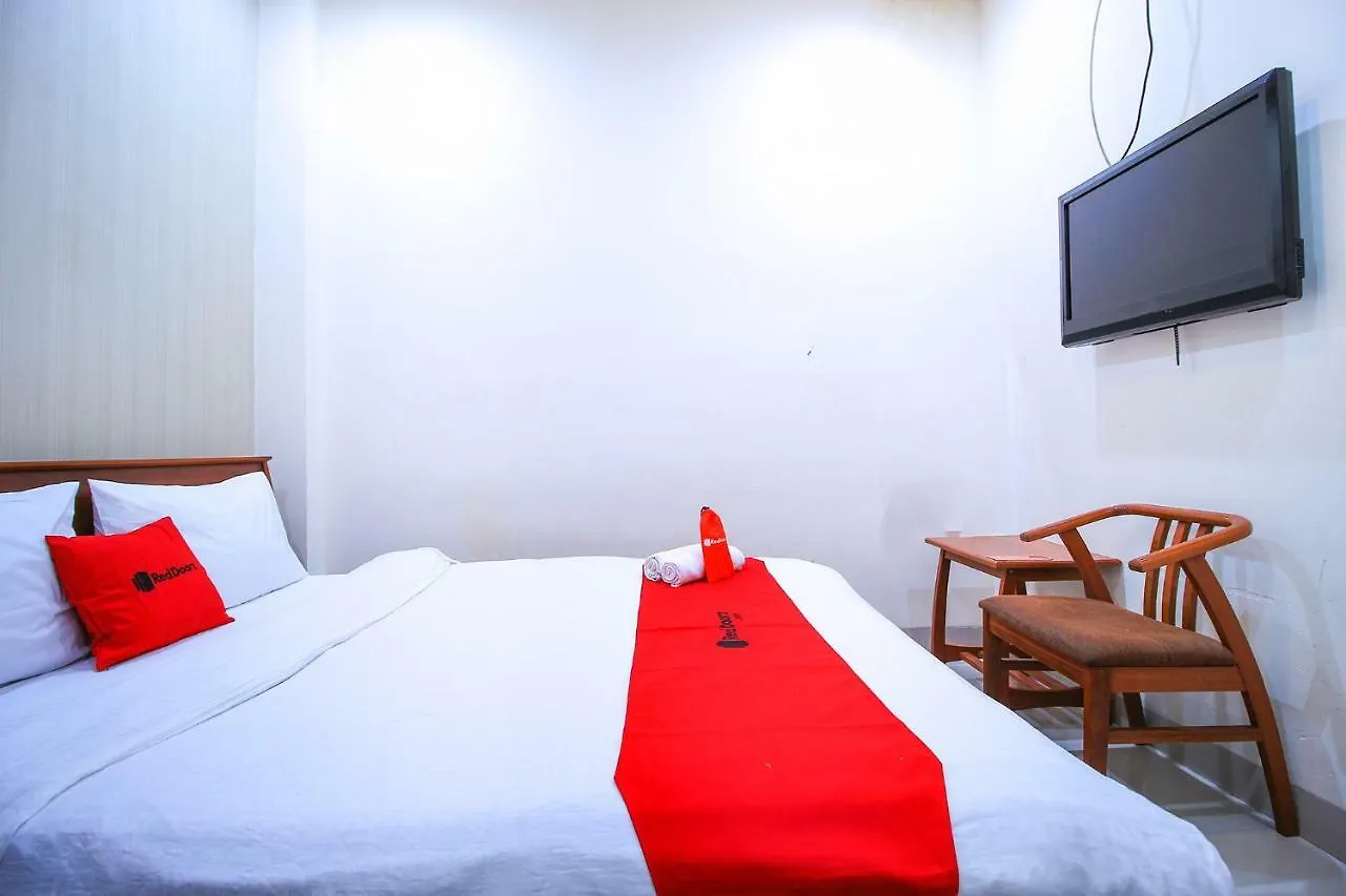 Hotel Reddoorz Near Han Market Da Nang Vietnam